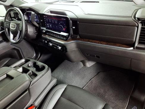 Used 2025 GMC Sierra 1500 SLT image 12