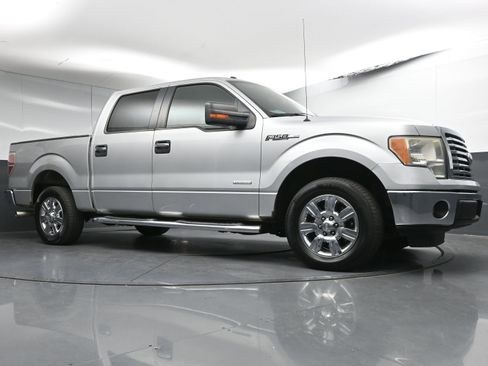 Used 2011 Ford F150 XLT w/ XLT Chrome Pkg image 16