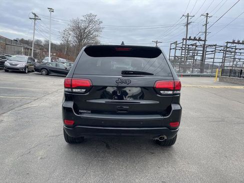 Certified 2022 Jeep Grand Cherokee Laredo X image 4