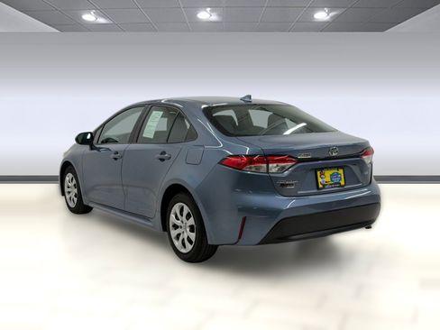Used 2024 Toyota Corolla LE FWD image 2