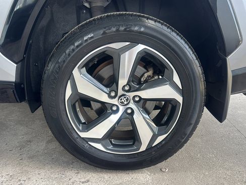 Used 2022 Toyota RAV4 SE w/ Weather & Moonroof Package image 42