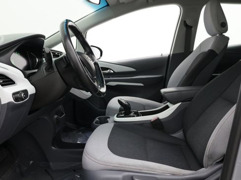 Used 2021 Chevrolet Bolt LT FWD image 28