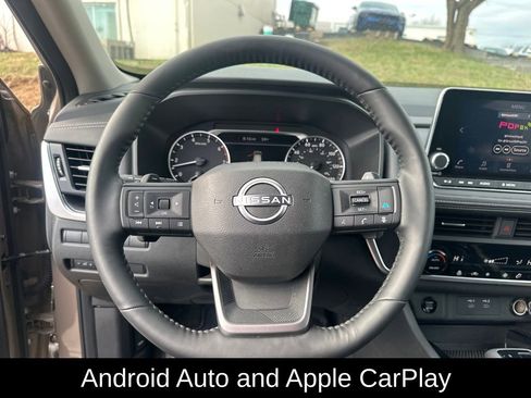 Used 2025 Nissan Rogue SV w/ SV Premium Package image 17