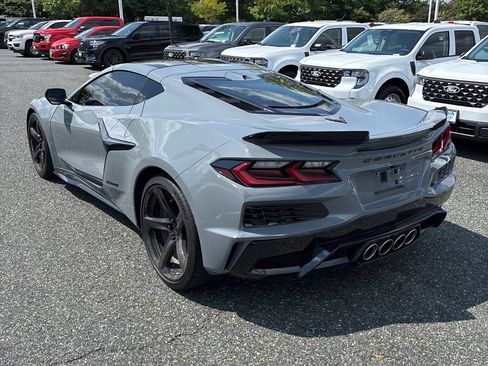 Used 2024 Chevrolet Corvette Z06 RWD image 9