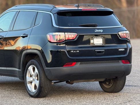 Used 2017 Jeep Compass Latitude w/ Popular Equipment Group image 16