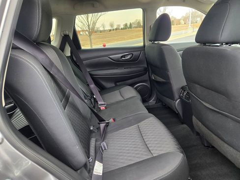 Used 2019 Nissan Rogue SV image 10