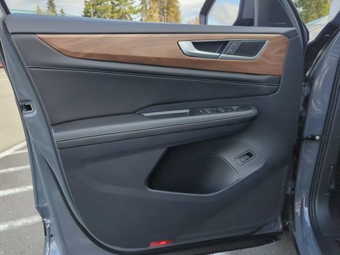 New 2026 Volkswagen Atlas SE image 10