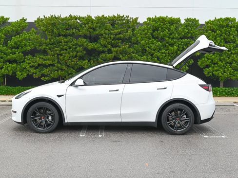 Used 2020 Tesla Model Y Long Range AWD/4WD image 8