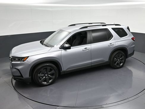 Used 2025 Honda Pilot Sport image 23