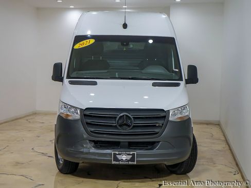 Used 2021 Mercedes-Benz Sprinter 2500 image 4