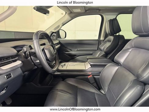 Certified 2025 Lincoln Navigator L Reserve AWD/4WD image 22