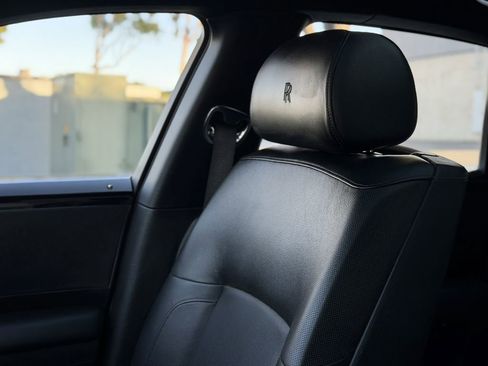 Used 2014 Rolls-Royce Ghost RWD image 19