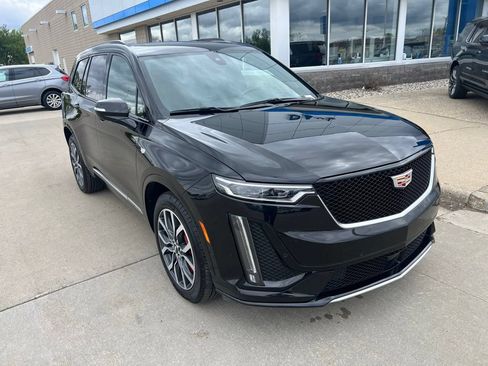 Used 2025 Cadillac XT6 Sport w/ Platinum Package AWD/4WD image 2