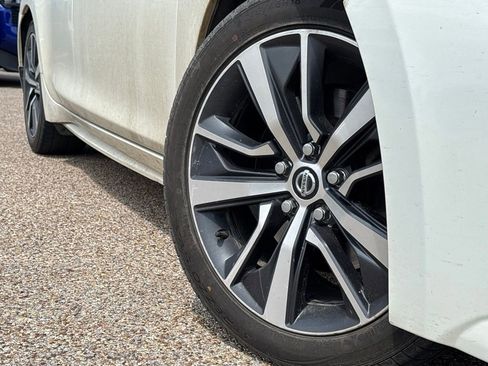 Used 2020 Nissan Maxima 3.5 SV w/ Illumination Package FWD image 2