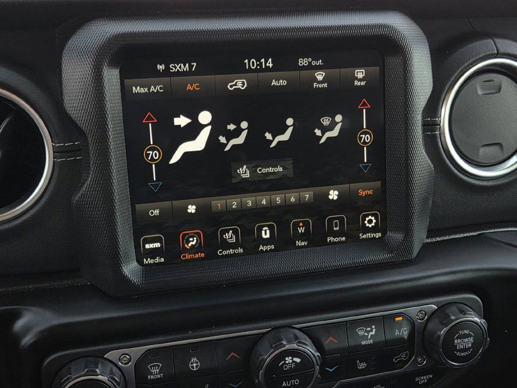 Used 2022 Jeep Wrangler Unlimited Sahara w/ Cold Weather Group AWD/4WD image 14