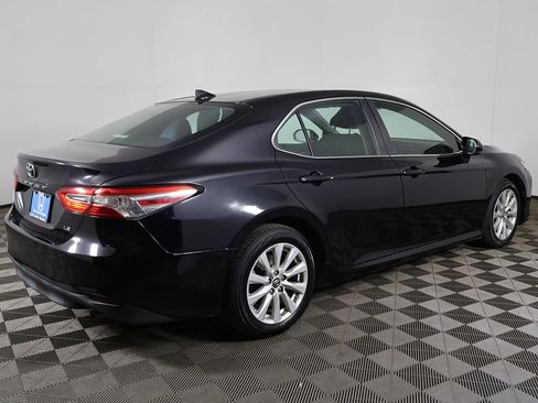 Used 2019 Toyota Camry LE image 7