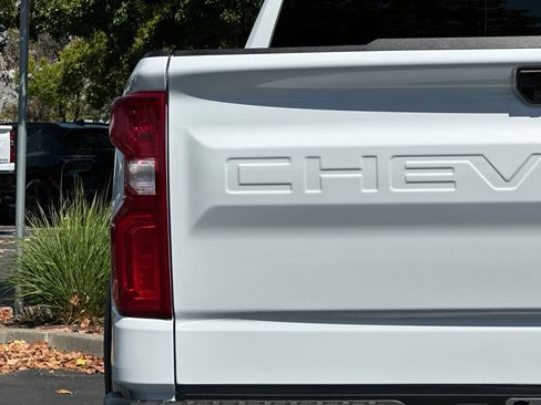 Used 2025 Chevrolet Silverado 1500 ZR2 w/ Technology Package image 51