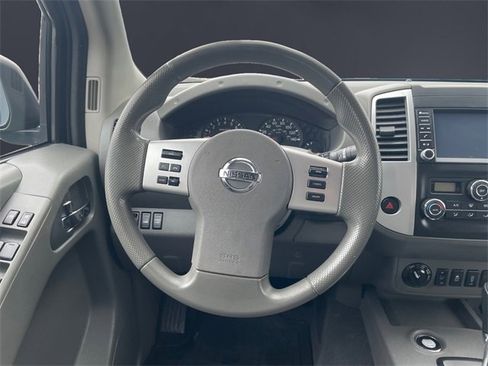 Used 2021 Nissan Frontier SV image 12