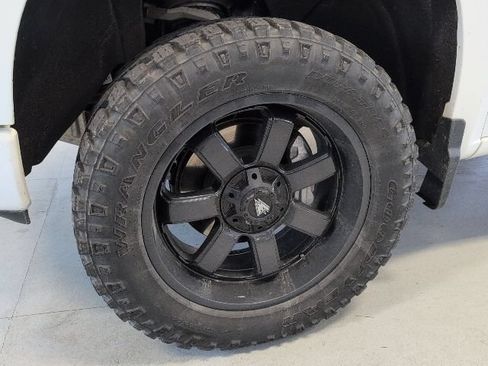 Used 2023 Chevrolet Silverado 1500 RST w/ Convenience Package II AWD/4WD image 7