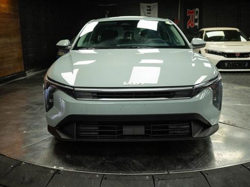 Used 2025 Kia K4 LXS image 3