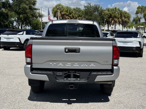 Used 2022 Toyota Tacoma SR5 w/ Technology Package RWD image 6