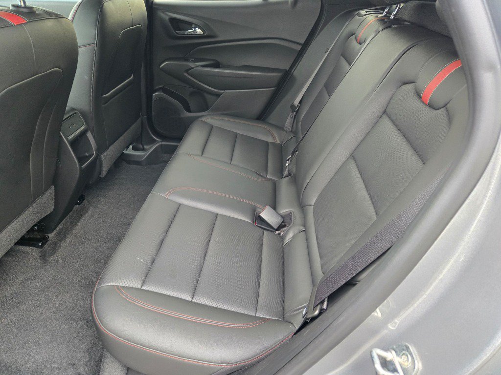 Certified 2024 Chevrolet Trax RS w/ Sunroof Package FWD image 15