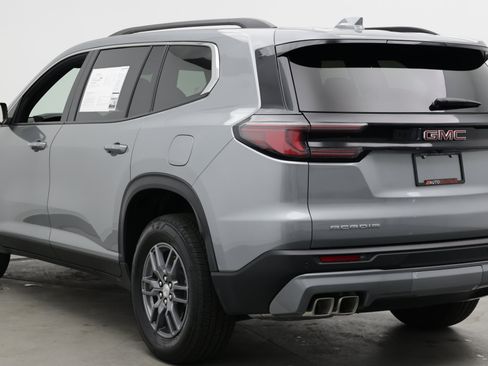 Used 2025 GMC Acadia Elevation FWD image 5