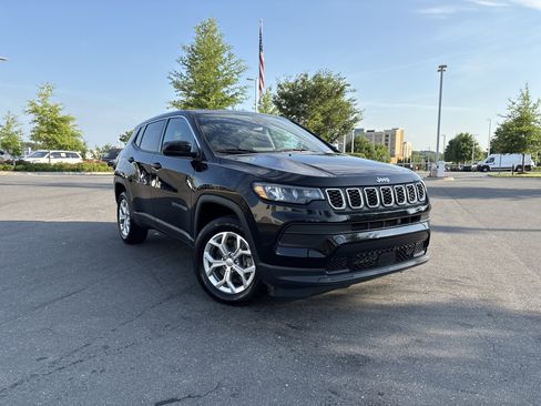 Certified 2024 Jeep Compass Sport AWD/4WD image 2