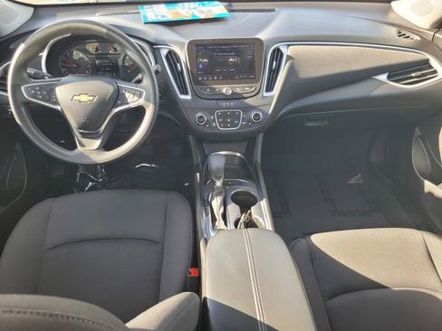 Used 2023 Chevrolet Malibu LT image 16