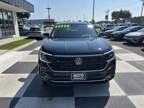 Used 2026 Volkswagen Atlas SEL Premium R-Line AWD/4WD image 2