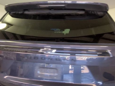 Used 2024 Chevrolet Suburban Z71 w/ Luxury Package AWD/4WD image 9