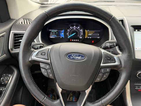 Used 2019 Ford Edge SEL w/ Equipment Group 201A AWD/4WD image 18