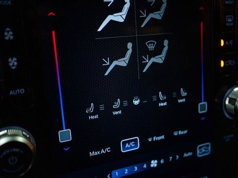 Used 2022 RAM 1500 Limited AWD/4WD image 18