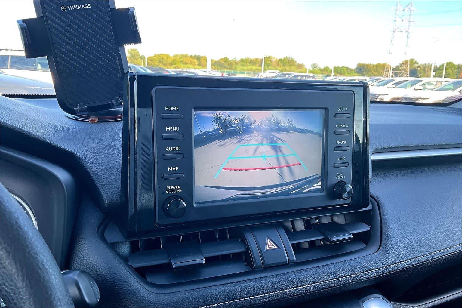 Used 2019 Toyota RAV4 LE FWD image 24