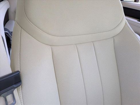 Used 2024 Land Rover Range Rover Long Wheelbase Autobiography image 21