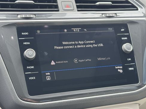 Certified 2023 Volkswagen Tiguan SE FWD image 23
