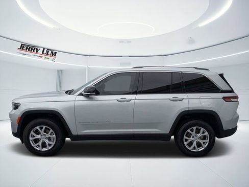 Used 2022 Jeep Grand Cherokee Limited AWD/4WD image 6
