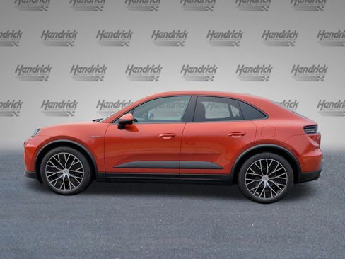 Used 2024 Porsche Macan 4 Electric image 10