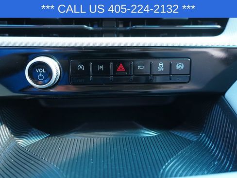 Used 2025 Ford Explorer Active w/ Active Comfort Package RWD image 38