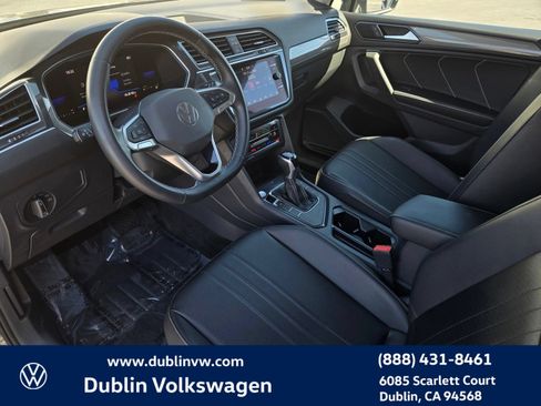 Certified 2022 Volkswagen Tiguan SE FWD image 9