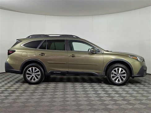 Used 2020 Subaru Outback Premium image 10