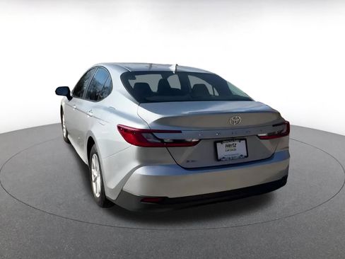 Used 2025 Toyota Camry LE image 11