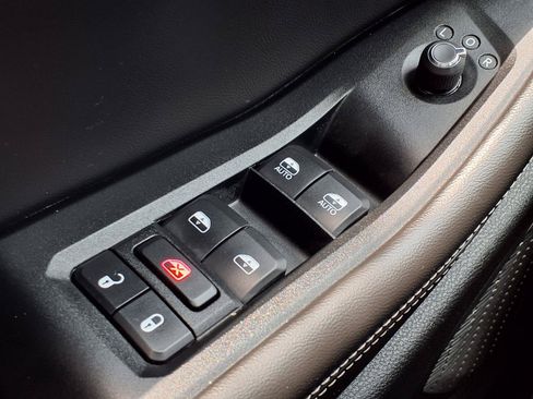 Used 2023 Jeep Grand Cherokee Limited RWD image 14