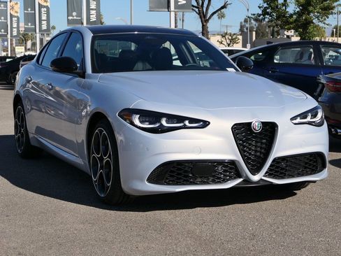 New 2025 Alfa Romeo Giulia AWD image 7