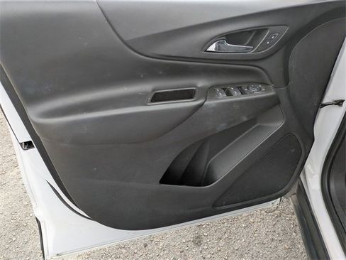 Used 2022 Chevrolet Equinox LT image 10