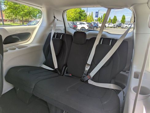 Used 2023 Chrysler Voyager LX FWD image 29