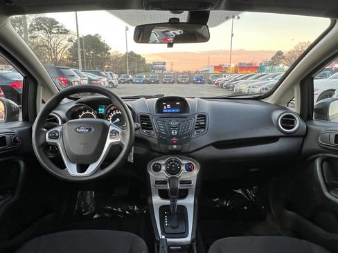 Used 2019 Ford Fiesta SE image 11