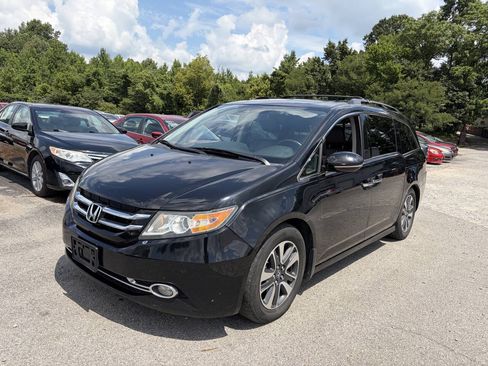 Used 2014 Honda Odyssey Touring image 2