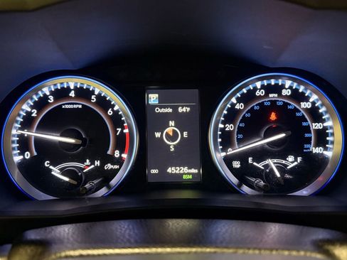 Used 2018 Toyota Highlander XLE image 19