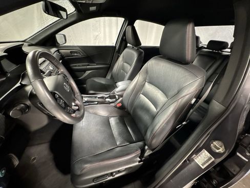 Used 2017 Honda Accord Sport Special Edition image 16